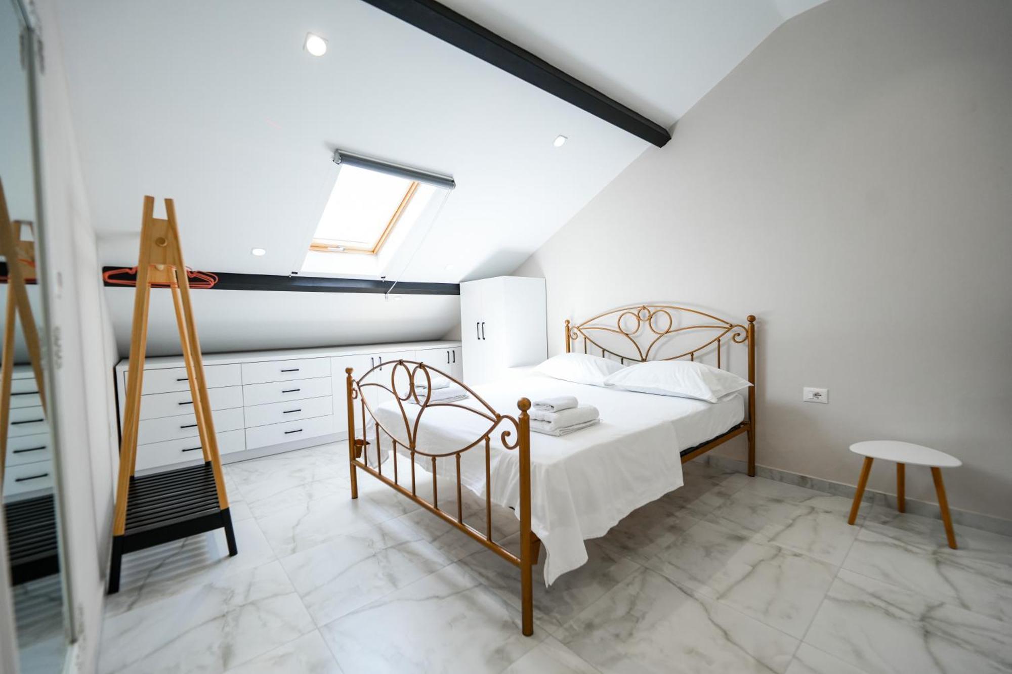 City Center Hideout - Studio Apartment Tirana Exterior foto